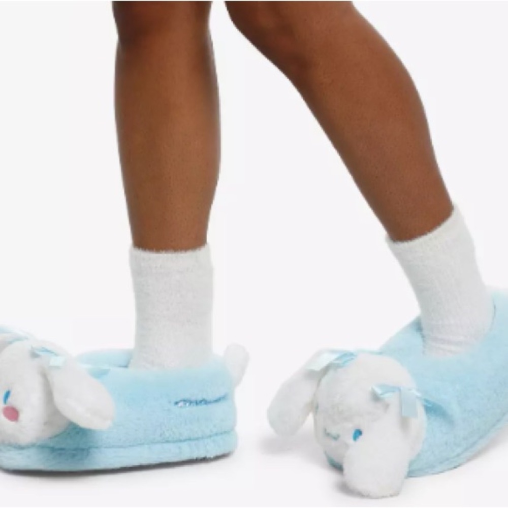 Sanrio Cinnamoroll Bow Plush Slippers - NWT - Picture 5 of 6